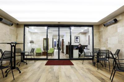 د وایت اورینت هتل