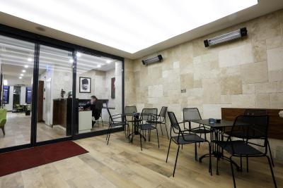 د وایت اورینت هتل