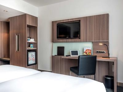 نیووتل سیلوم بانکوک