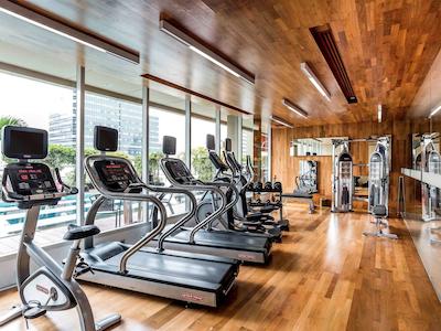 نیووتل سیلوم بانکوک