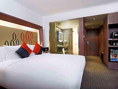 نیووتل سیلوم بانکوک