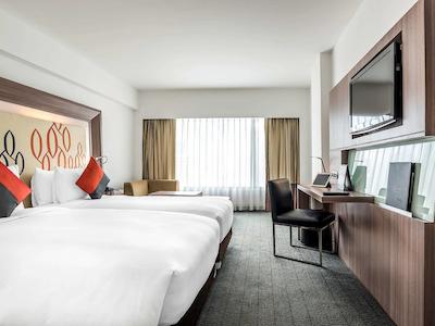 نیووتل سیلوم بانکوک