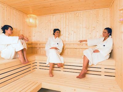 نیووتل سیلوم بانکوک