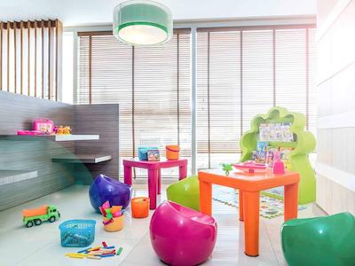 نیووتل سیلوم بانکوک