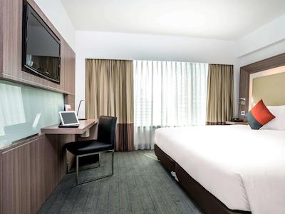 نیووتل سیلوم بانکوک