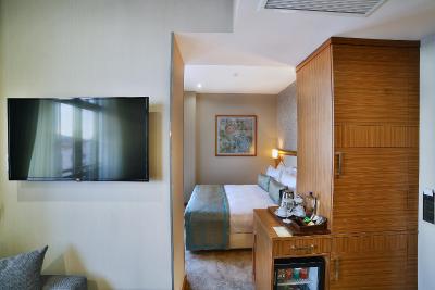 هتل ممنتو گلدن هورن