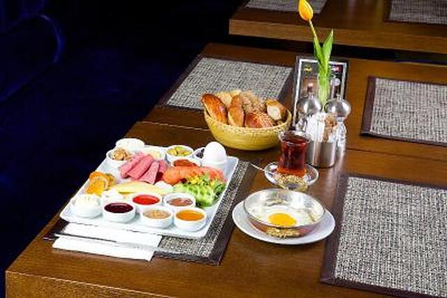هتل ممنتو گلدن هورن