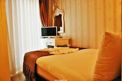 سلطان احمد نیوپورت هتل