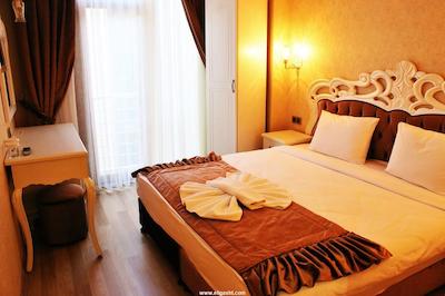 سلطان احمد نیوپورت هتل