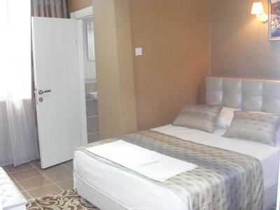 سنت جورج بوتیک هاوس