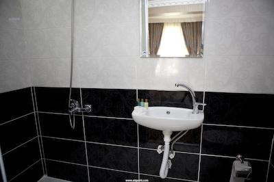 سنت جورج بوتیک هاوس