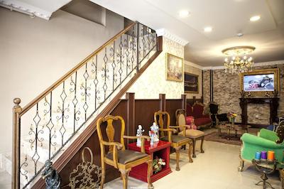 سنت جورج بوتیک هاوس