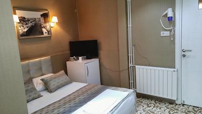 سنت جورج بوتیک هاوس