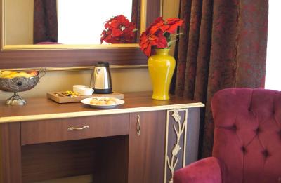 ام بی دلوکس هتل