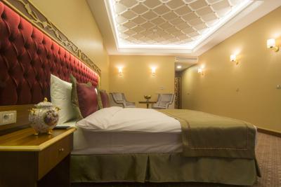 ام بی دلوکس هتل