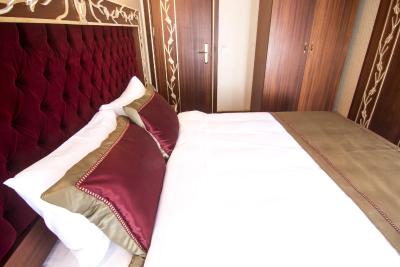 ام بی دلوکس هتل