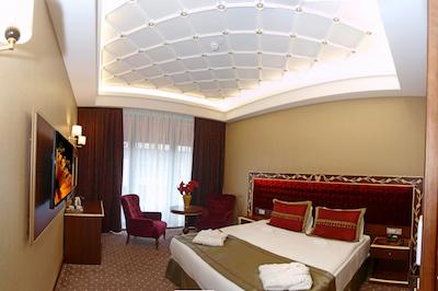 ام بی دلوکس هتل