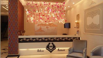 ام بی دلوکس هتل