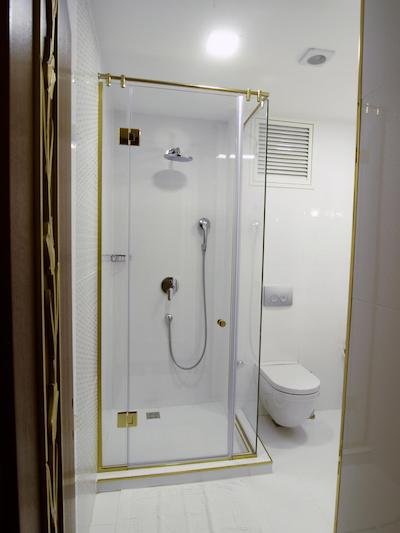 ام بی دلوکس هتل