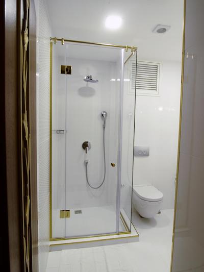 ام بی دلوکس هتل