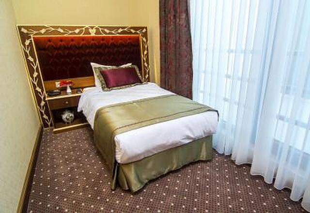 ام بی دلوکس هتل