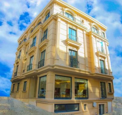 دلوکس نیوپورت هتل