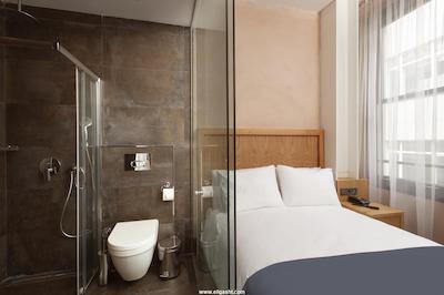 پرمیست هتل تکسیم