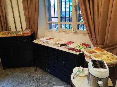 فوگا هتل کنستانتینیدیس