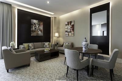 رنسانس بیزینس بی