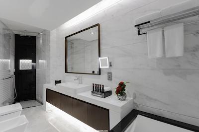 رنسانس بیزینس بی