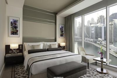 رنسانس بیزینس بی