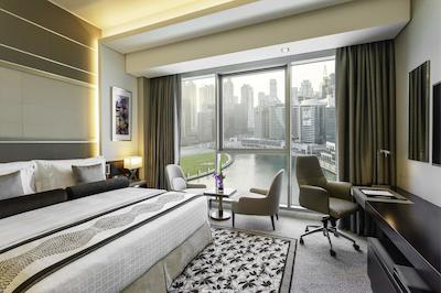 رنسانس بیزینس بی