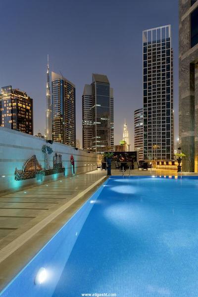 رنسانس بیزینس بی