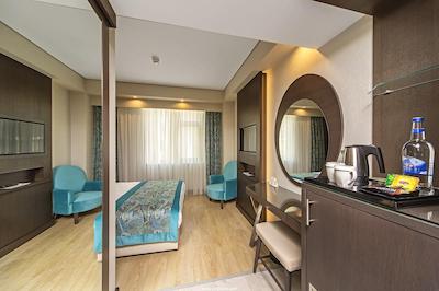 موکارناس تکسیم هتل