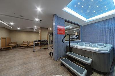 موکارناس تکسیم هتل