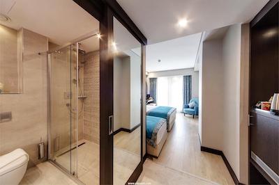 موکارناس تکسیم هتل