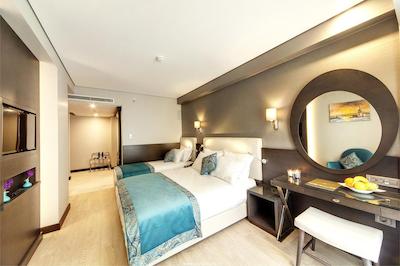 موکارناس تکسیم هتل