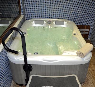 موکارناس تکسیم هتل