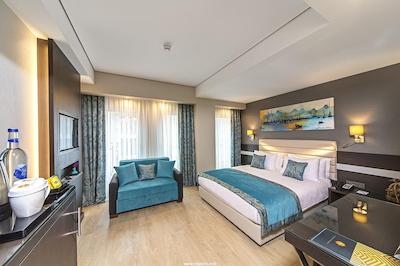 موکارناس تکسیم هتل