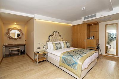 موکارناس تکسیم هتل