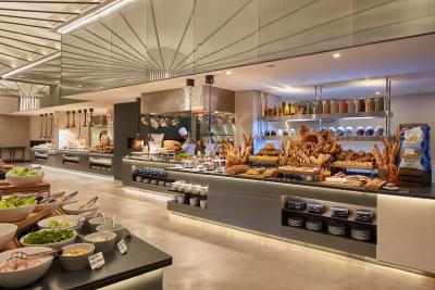 سزار ریزورت بلوواترز دوبی