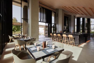 سزار ریزورت بلوواترز دوبی