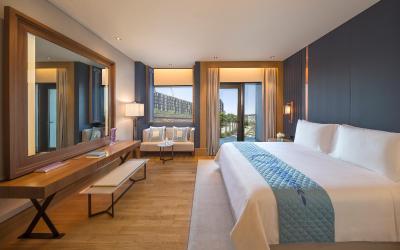 سزار ریزورت بلوواترز دوبی