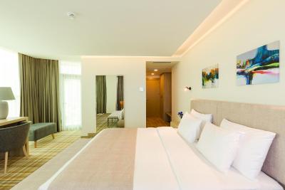 بست وسترن پرمیر باتومی