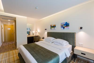 بست وسترن پرمیر باتومی