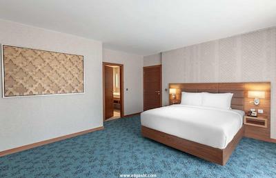 دابل تری بای هیلتون دبی الجدف