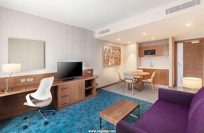 دابل تری بای هیلتون دبی الجدف