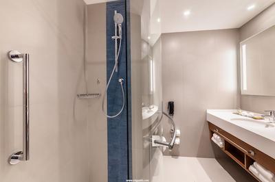 دابل تری بای هیلتون دبی الجدف