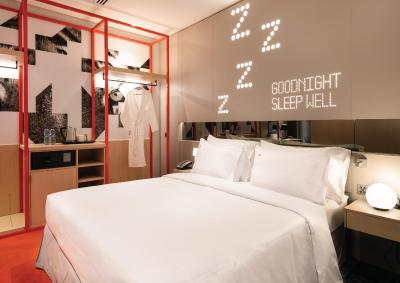 استودیو ام عربین پلازا