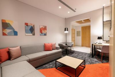 استودیو ام عربین پلازا